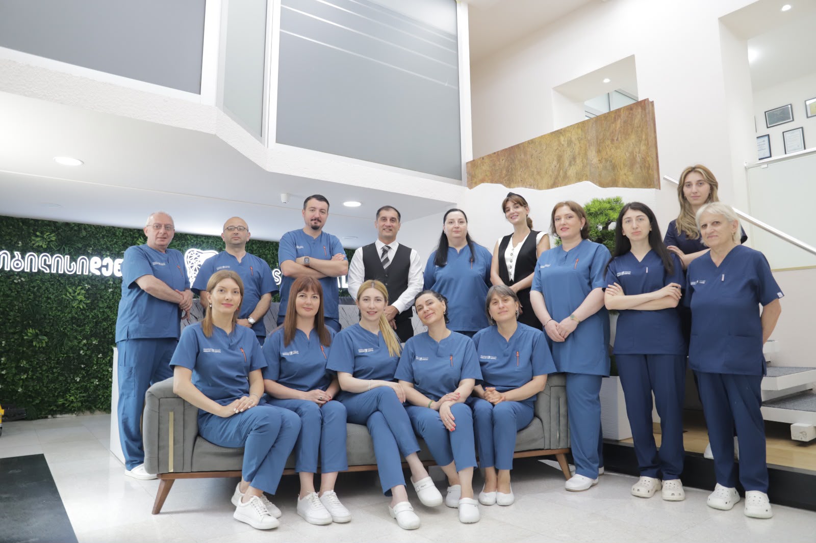 צוות הקליניקה Tbilisi Dental